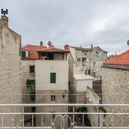 Apartman Old Town With Private Indoor Garage Parking Split