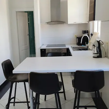 Апартаменты Old Town With Private Indoor Garage Parking Сплит