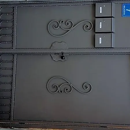 Appartement Old Town With Private Indoor Garage Parking *