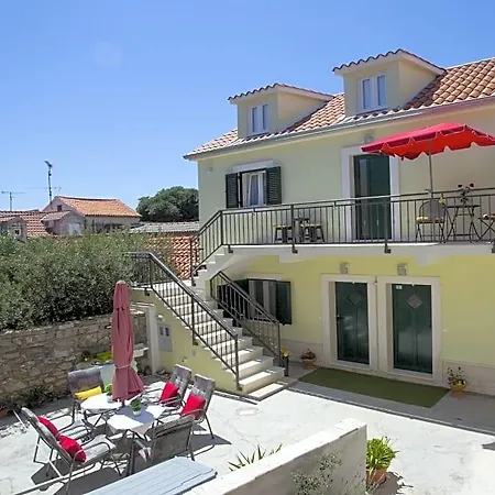 Old Town With Private Indoor Garage Parking Appartement