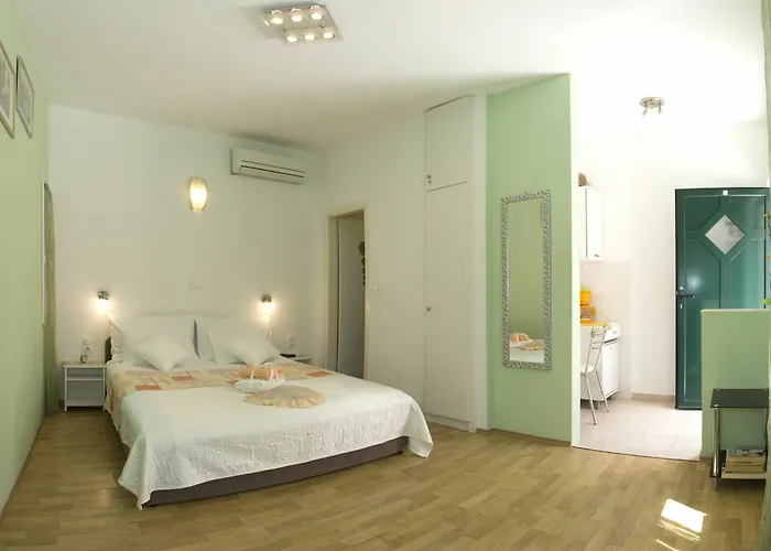 Old Town With Private Indoor Garage Parking 스플리트