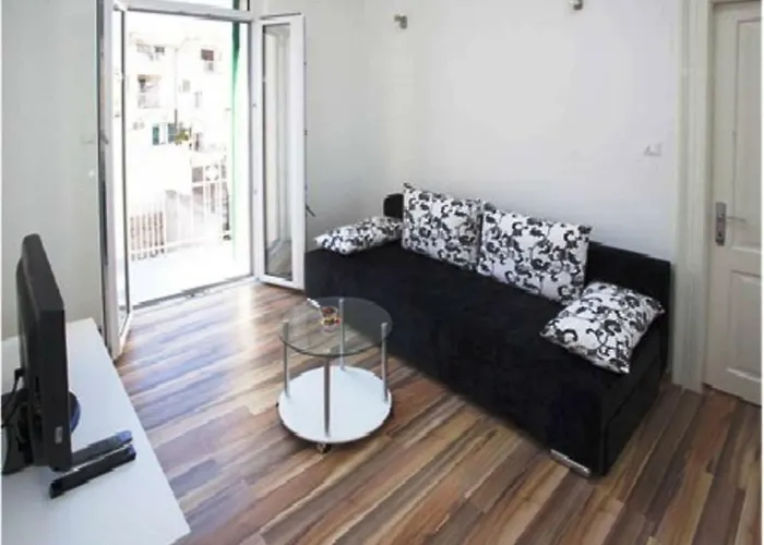 Old Town With Private Indoor Garage Parking * 스플리트