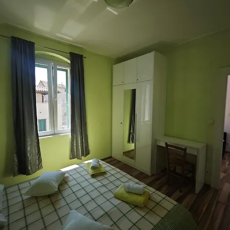 Appartement Old Town With Private Indoor Garage Parking