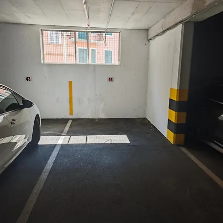 Old Town With Private Indoor Garage Parking * Split