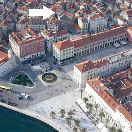 Old Town With Private Indoor Garage Parking *