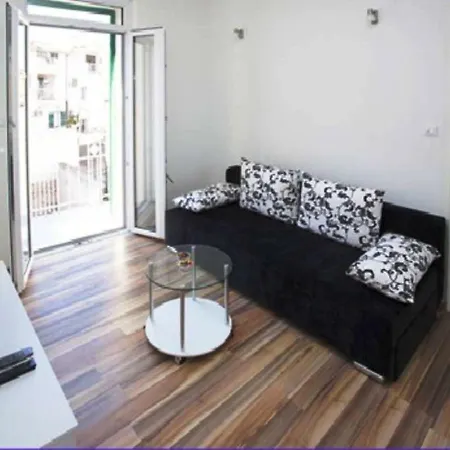 Old Town With Private Indoor Garage Parking * Split